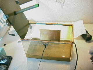 Platine in der Ätzmaschine