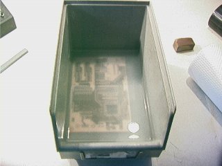 Platine in der Ätzmaschine