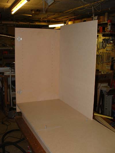 Seitenteile auf der Bodenplatte